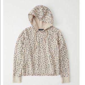 Abercrombie & Fitch Cropped Sweatshirt